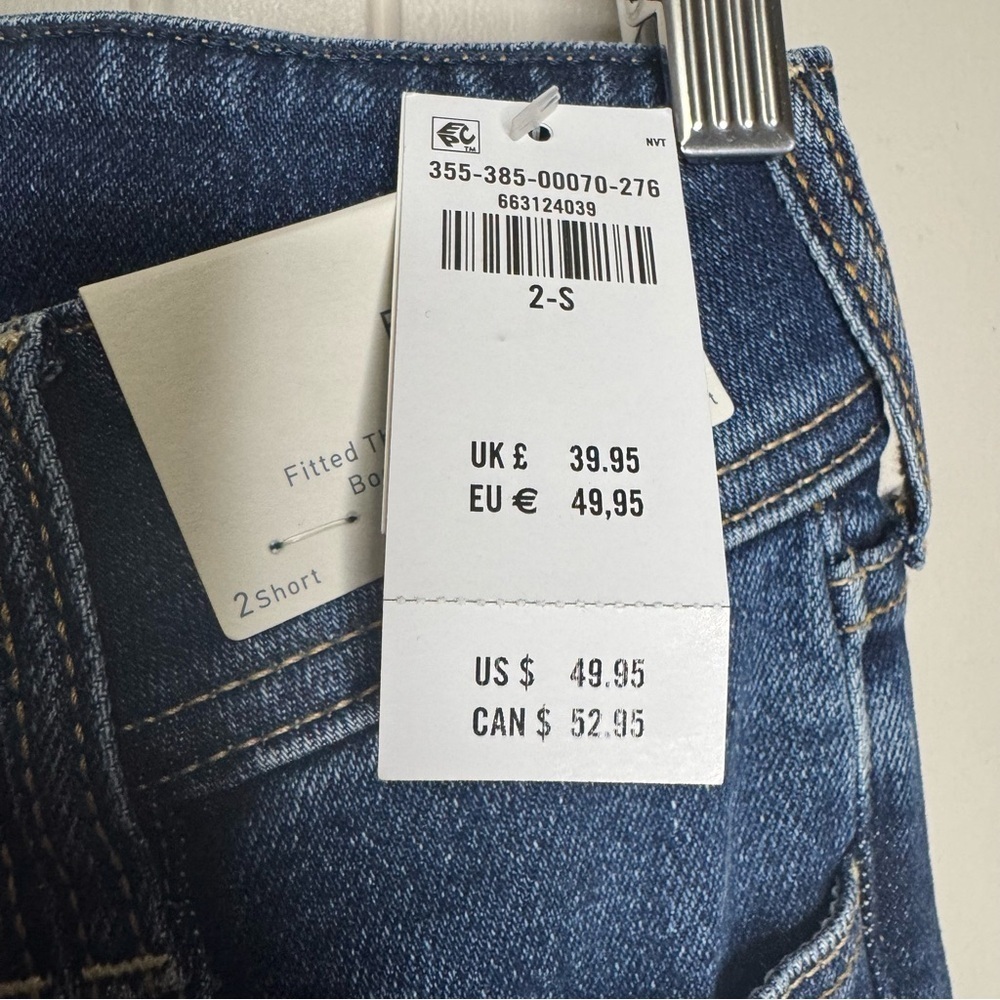 Hollister Low-Rise Dark Wash Bootcut Jeans - Picture 12 of 15